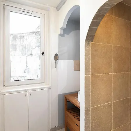 Apartment T2 Spacieux A 19e - Parc De La *