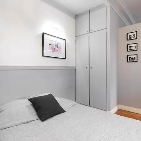 T2 Spacieux A 19e - Parc De La Apartment Paris